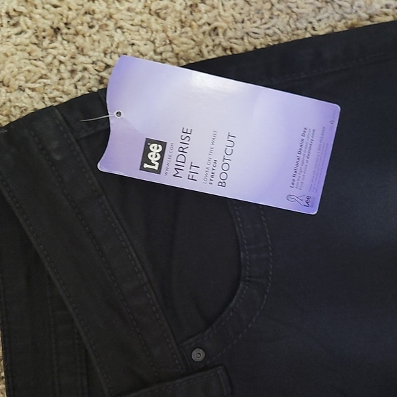 Lee Jean's Fit like size 12, marked 14. NWT bootcut slender, lower on waist - Picture 4 of 11